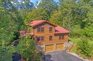 Appalachian Escape Cabin - Private - Secluded -3 acres -Hot tub -Fire pit -Games - Sevierville - 0