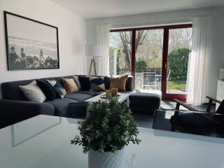 Ferienwohnung-Peter-Pan-mit-Sonnenterrasse-Garten-zwischen-Strand-Wald-Wiese-auf-Ruegen - Gustow - 5