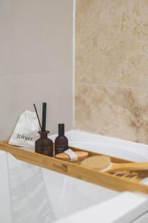 Luxury 2 Bedroom Apartment - Minutes From Train Station With FREE PARKING - Londra - 5