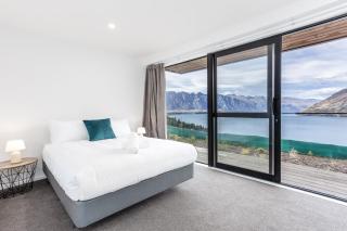 Stunning Lake Veiw Property - Queenstown - 4