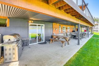 Lakefront Retreat with Kayaks, Paddle Boards and Deck! - Nine Mile Falls - 9