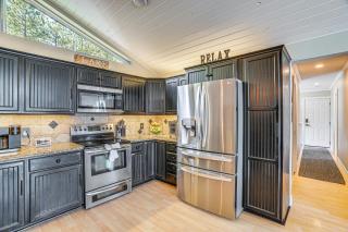 Lakefront Retreat with Kayaks, Paddle Boards and Deck! - Nine Mile Falls - 4