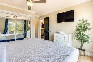 Lakefront Retreat with Kayaks, Paddle Boards and Deck! - Nine Mile Falls - 1