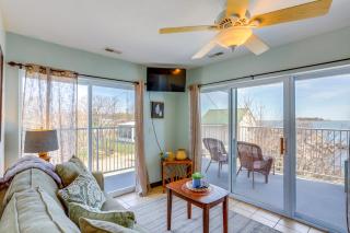 Waterfront Bass Island Retreat with Balcony and TV - 7