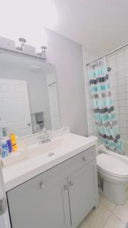 Calgary Airport Stay | Private Suite - Calgary - 4