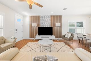 Heated Pool Oasis - Arcade and Games - Walk to Beach - 4