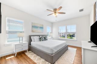 Luxe Retreat with Pool, Games and Arcade Near Beach - 7