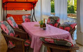Amazing Apartment In Banjol With Wifi - 9