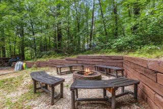 Beautiful Log Cabin on Belleau Lake -2900 sqft! - Wakefield - 5