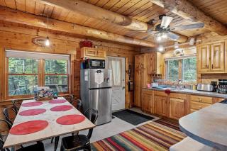 Beautiful Log Cabin on Belleau Lake -2900 sqft! - Wakefield - 1