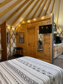 Pala Chino Yurt - Next to Nantahala Weddings - 8