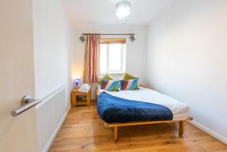 London Stratford - Spacious 2 bed flat with secured parking & private garden - London - 6