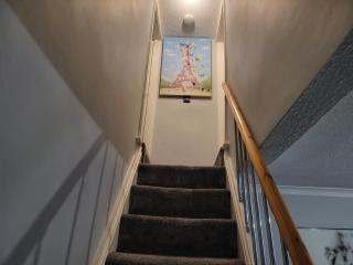 Stoke-on-Trent - Apartment - Sleeps 5 - Parking - Stoke on Trent - 2