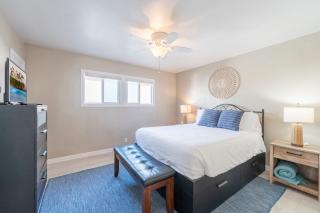 5 Bayfront Condos Dock Access Walk to Beach Balboa Fun Zone Dining - Newport Beach - 3
