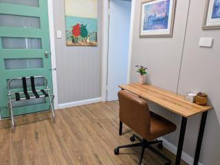 Cute Cottage - 2 Bedrooms - City & Strand Beach Location - Townsville - 3