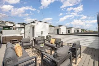 Rhythm Row - Rooftop Hot Tubs - Mins to Broadway - 0