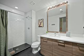 Stunning Downtown Apartment with Pool, Laundry, Parking - Dallas - 2