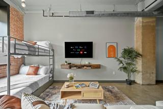 Stunning Downtown Apartment with Pool, Laundry, Parking - Dallas - 8