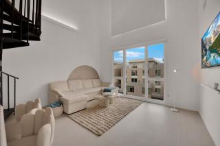 Casa Nube with Beach Club, Pickleball Court , Gym & Spa, Near Airport & Las Vegas Strip - 2