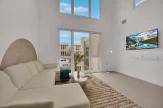 Casa Nube with Beach Club, Pickleball Court , Gym & Spa, Near Airport & Las Vegas Strip - Las Vegas - 1