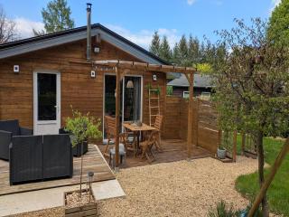 Nice chalet by the woods in Saint-Léger - - 0