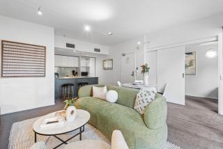 Chic Inner-City Stay with Balcony Views - 4