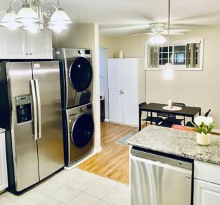 North Bethesda Gem - Entire House 5 min from Metro - Rockville - 3