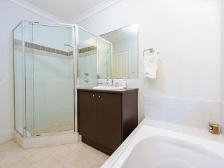 Salty Sands Cottage - Unit 25 Cape View Resort - Broadwater - 6