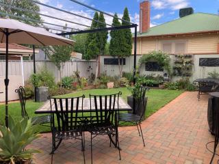 Single Bed Suit Single Traveller - Swan Hill - 2