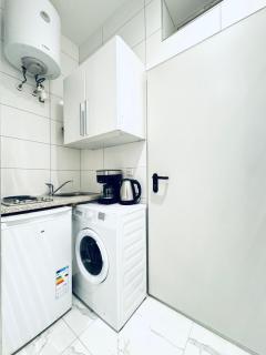 Cozy Apartment, 10-Min to Matzleinsdorfer Platz - Wenen - 5