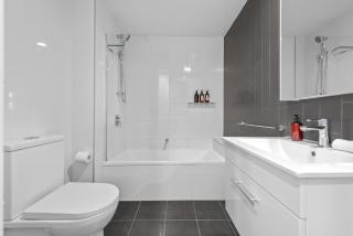 Stylish Fish Lane Apt with Roof Pool, Car Park and Gym - Brisbane - 5