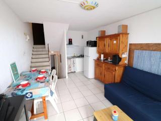 Duplex Cosy avec Terrasse, Clim et Parking à deux pas des Plages - FR-1-307-285 - Le Grau-du-Roi - 2