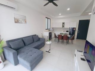 Infinity Pool, Urban Suites, Georgetown, 2 Car Parks by Star Home - 8