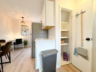 New - Mins to Concord/ Nashua - Walk to Downtown - - 8