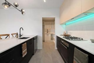 Contemporary 4 Bedroom House with Stunning View - Queenstown - 3