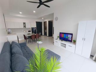 Infinity Pool, Urban Suites, Georgetown, 2 Car Parks by Star Home - 0