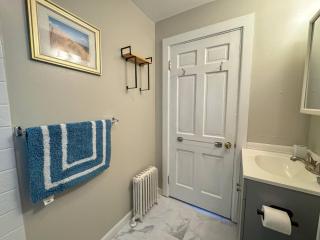 NEW - Mins to Manchester - Nashua - 1st Floor - - 7
