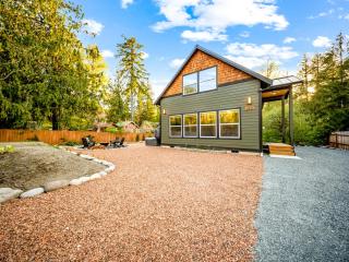 Ridgeline Retreat-hot Tub-fireplace-king Bed-wifi - Ashford - 2