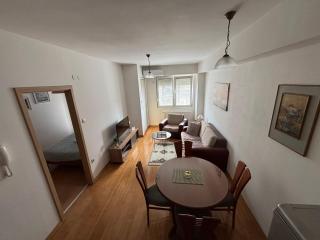 Cozy Corner Apartment - Skopje - 7