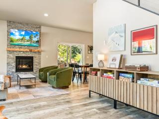 Ridgeline Retreat-hot Tub-fireplace-king Bed-wifi - Ashford - 8