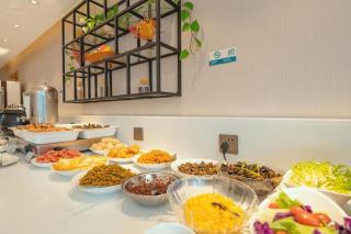 City Comfort Inn Guilin Two Rivers and Four Lakes Sun and Moon Shuangta - Guilin - 8