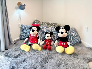 Family Top Pick, Mickey Dream Loft and TREE House, A Tiny Home Adventure - San Jose - 9