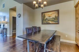 Bright, Modern Retreat in Eagle Crest Resort - 1