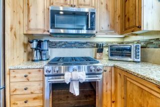 Bright, Modern Retreat in Eagle Crest Resort - Redmond - 2