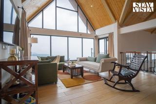 StayVista at Bourbon Sky with Bonfire, BBQ, Lawn - 8
