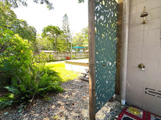 The Tides - 70s Seaside Bungalow - Port Douglas - 2
