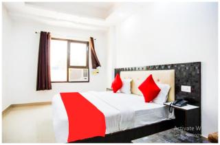 HOTEL RAJ PREMIUM GANGA Near Neelkanth Dham - Free Parking and Free Wifi - Fully Air Conditioning - BEST PREMIUM HOTEL - Rāiwāla - 1