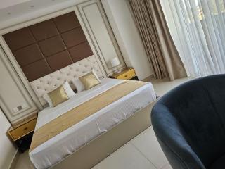 Ocean Breeze Sea View Luxury Apartments - 4