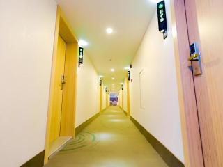 GreenTree Inn Shanghai Guangxin Road Tongji Hospital Express Hotel - Shanghai - 6