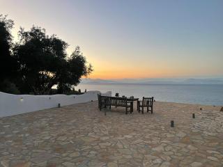 Seabreeze Studio, Stunning Sea and Mountain View - Chlomós - 9